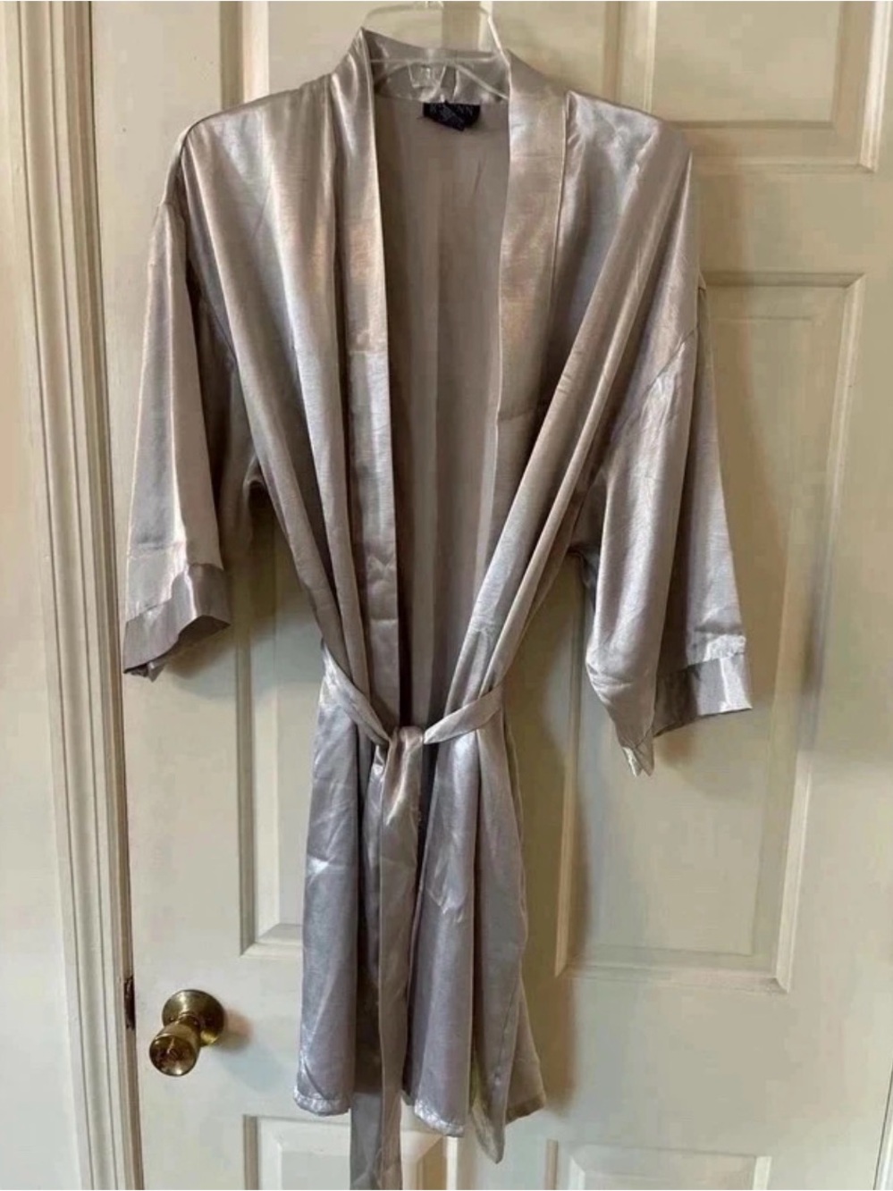 Vintage JOLYNN Metallic Champagne Silver Satin Kimono Robe One Size OS Hong Kong